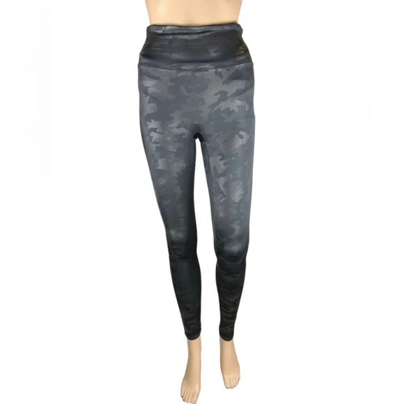SPANX Womens Faux Leather Camo Leggings Size S Petite Elastic Waist Shaping - Picture 3 of 10